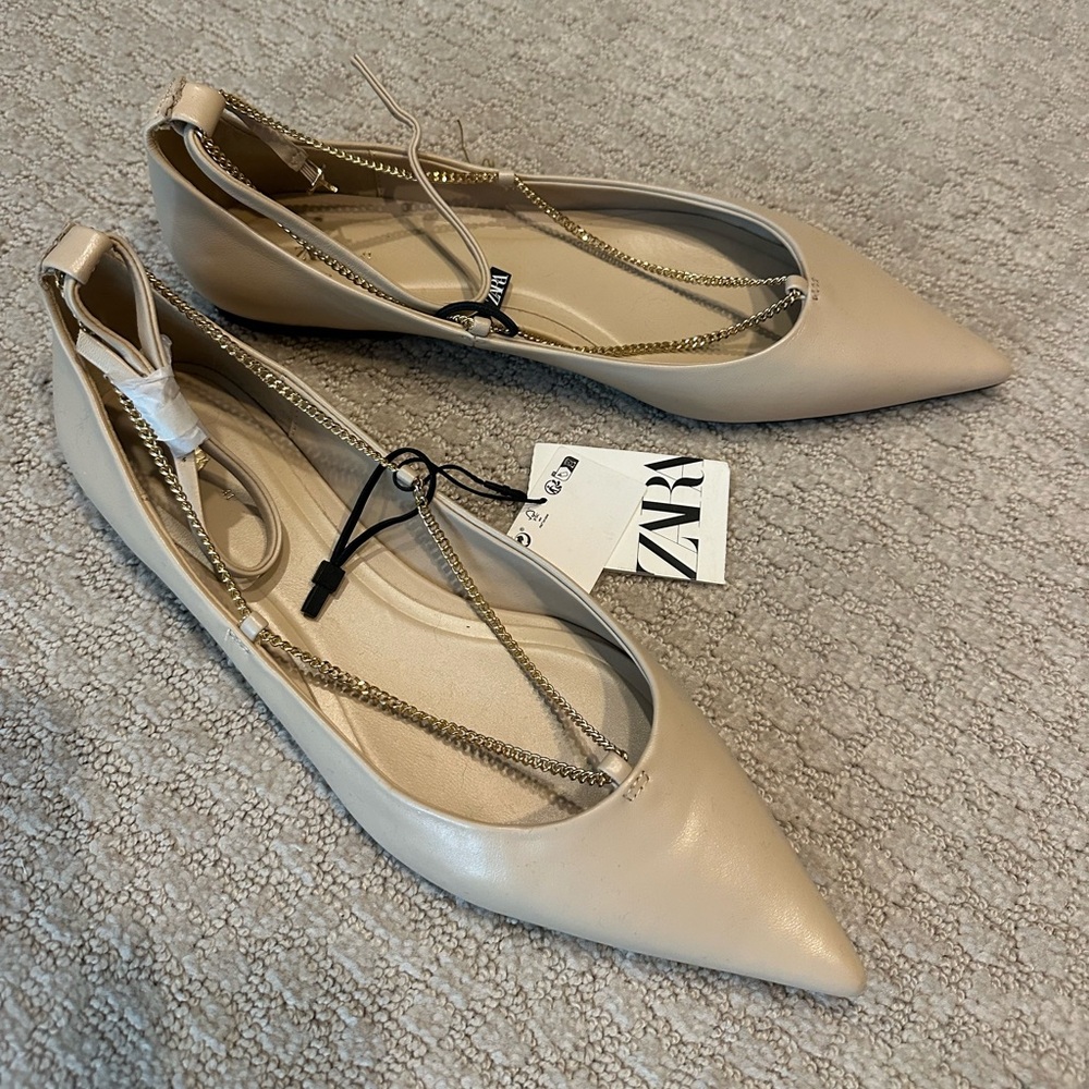 Brand new Zara ballet flats with chain